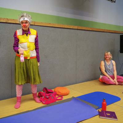 Yoga Clown Dorothea 002